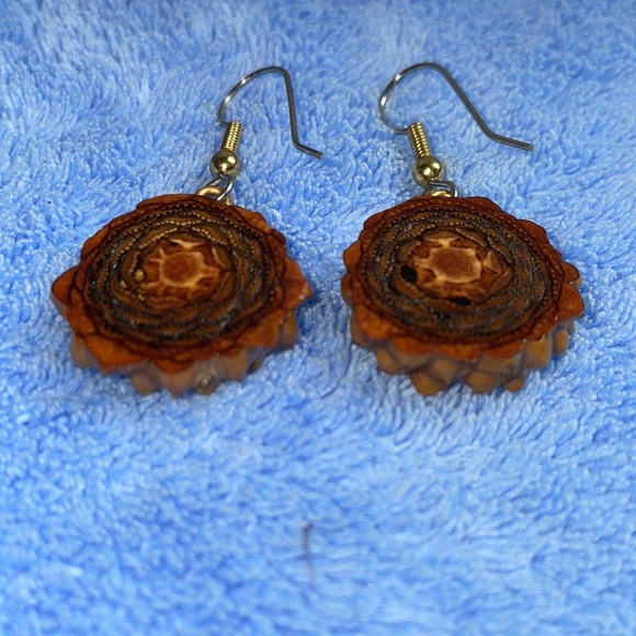 Vintage Handmade Earrings.  Crafted from wild Knobcone Pinecones. - Picture 3 of 4